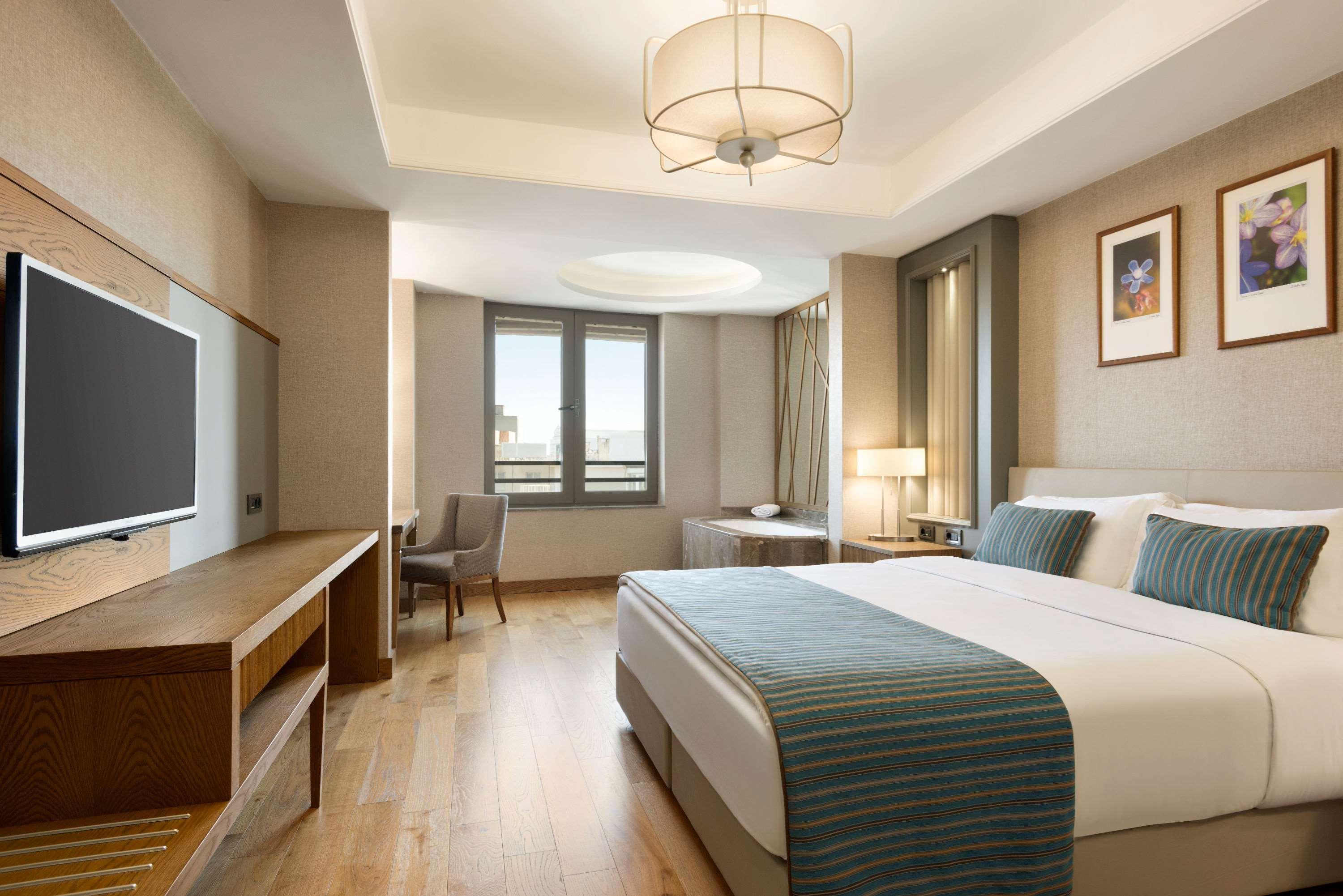 Ramada Hotel & Suites Адана Екстериор снимка