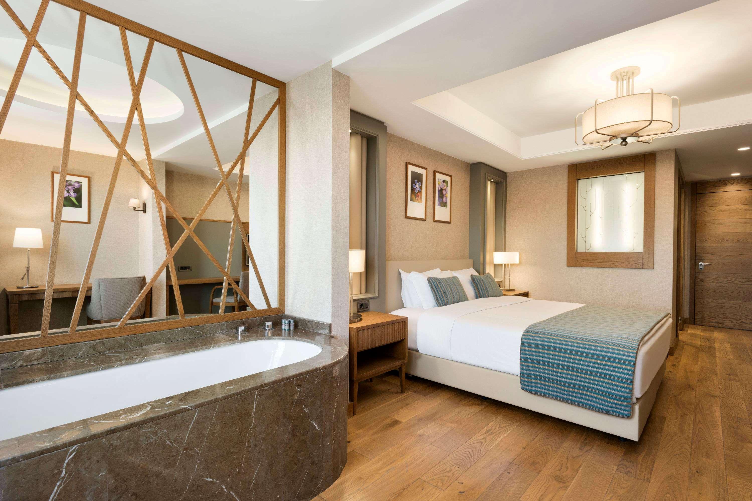 Ramada Hotel & Suites Адана Екстериор снимка