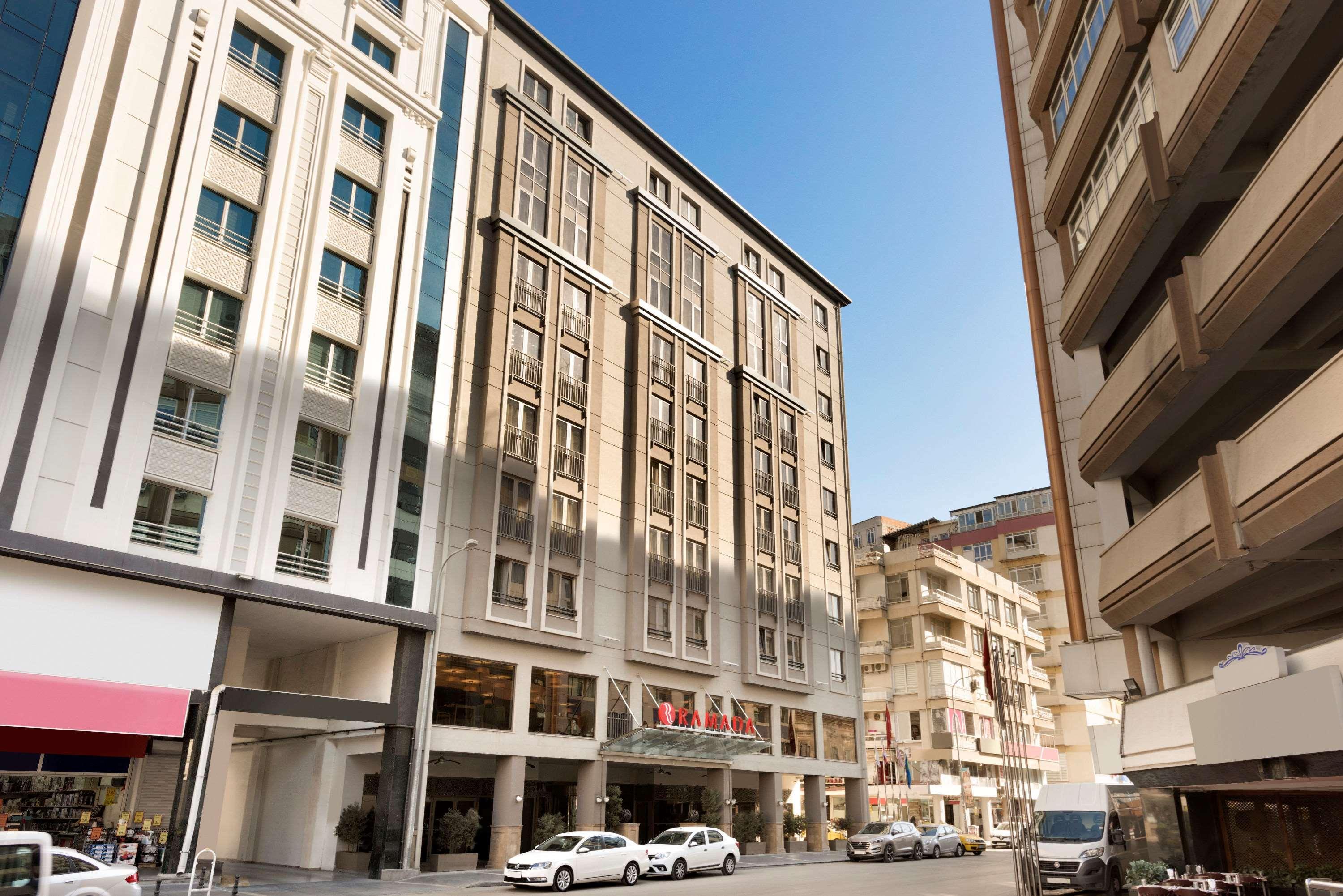 Ramada Hotel & Suites Адана Екстериор снимка