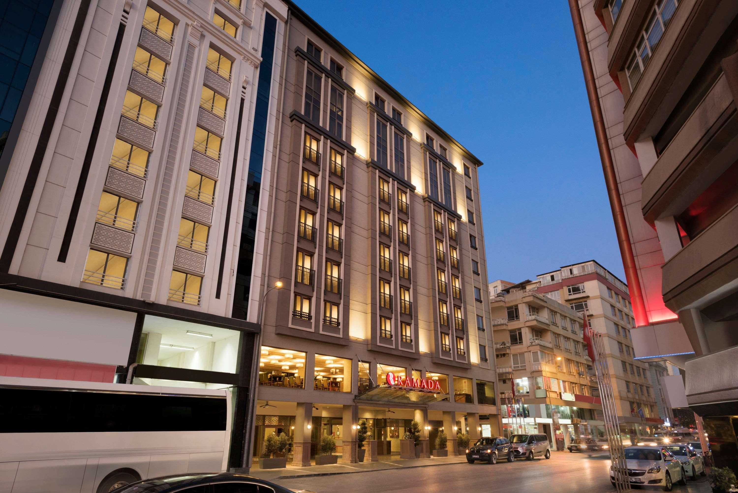 Ramada Hotel & Suites Адана Екстериор снимка