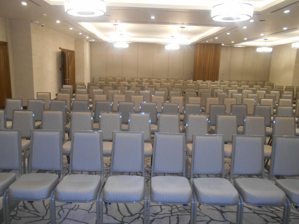 Ramada Hotel & Suites Адана Екстериор снимка