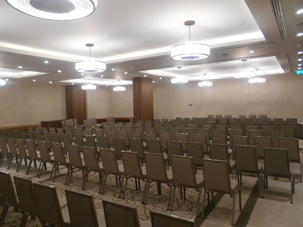 Ramada Hotel & Suites Адана Екстериор снимка