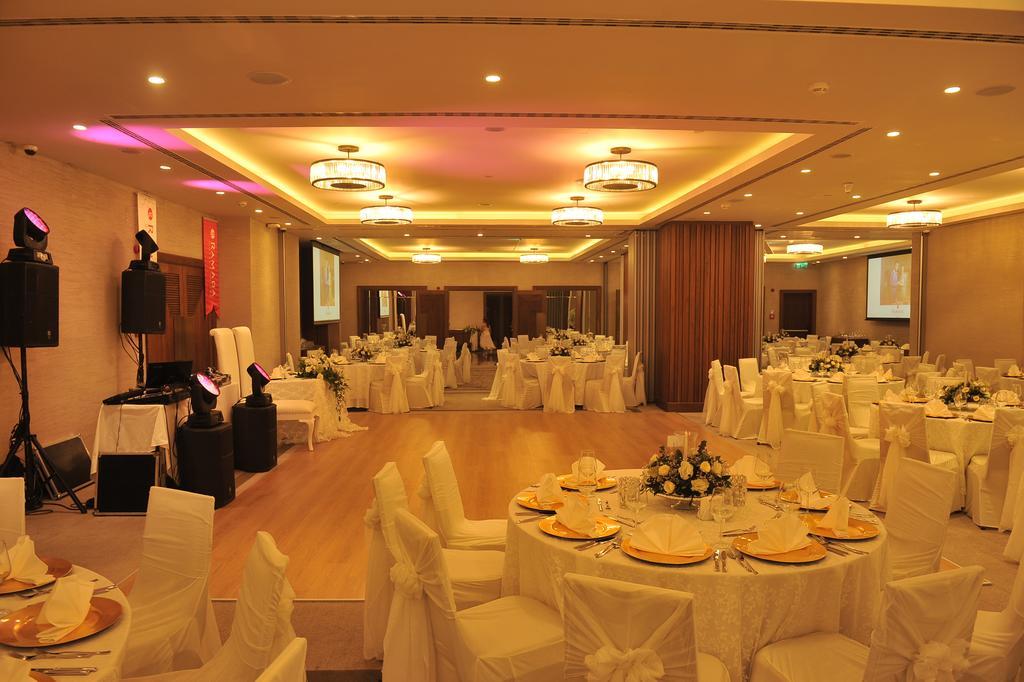 Ramada Hotel & Suites Адана Екстериор снимка
