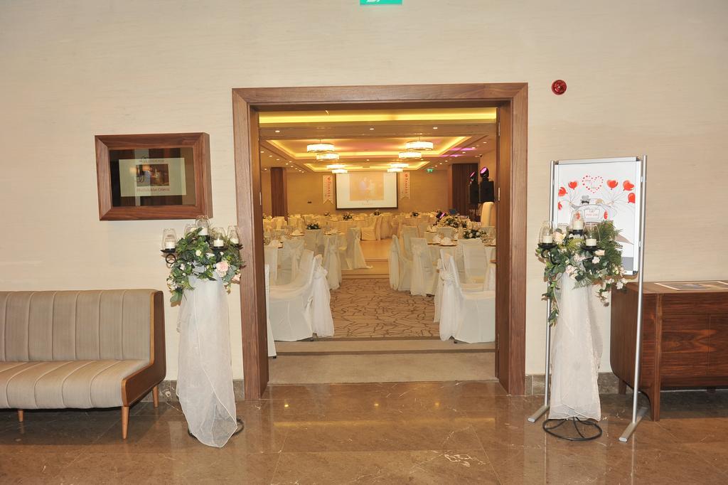 Ramada Hotel & Suites Адана Екстериор снимка