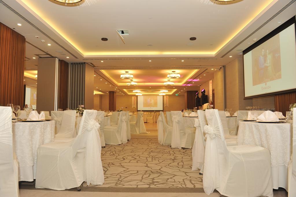 Ramada Hotel & Suites Адана Екстериор снимка